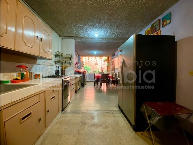 Casa de 4 alcobas en venta en Belén Rosales, Medellín, 360 m² · foto 15 de 24