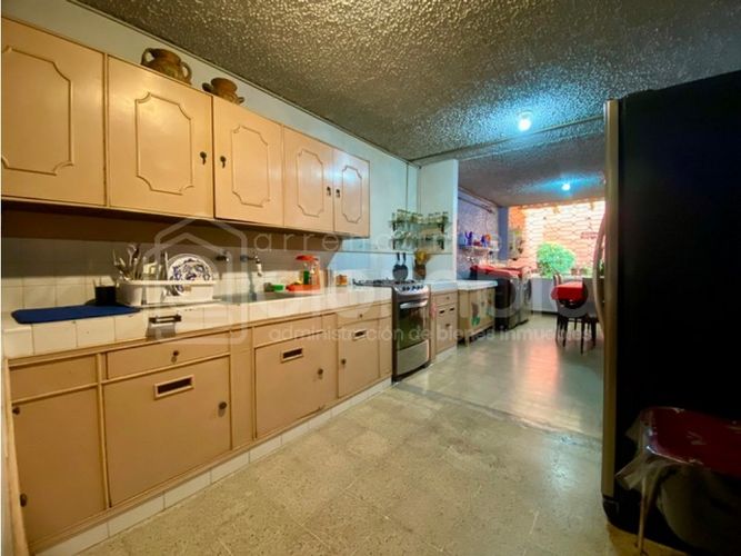 Casa de 4 alcobas en venta en Belén Rosales, Medellín, 360 m² · foto 16 de 24
