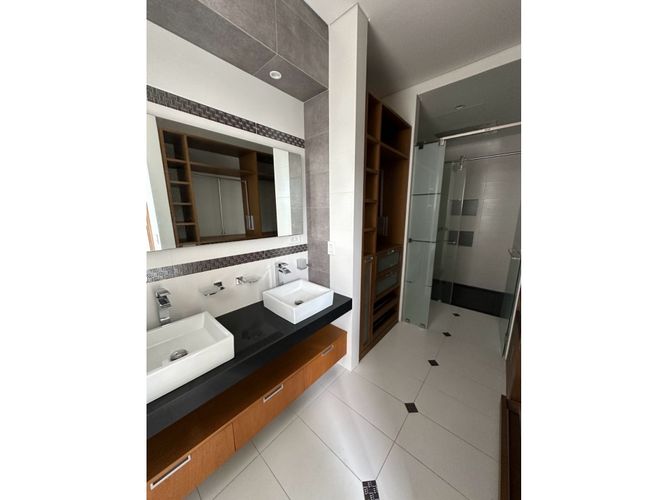 Apartamento de 3 alcobas en venta en Cabecera Del Llano, Bucaramanga, 265 m² · foto 5 de 15