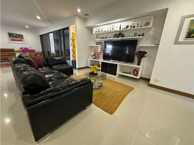 Apartamento de 3 alcobas en venta en Cabecera Del Llano, Bucaramanga, 265 m² · foto 5 de 19