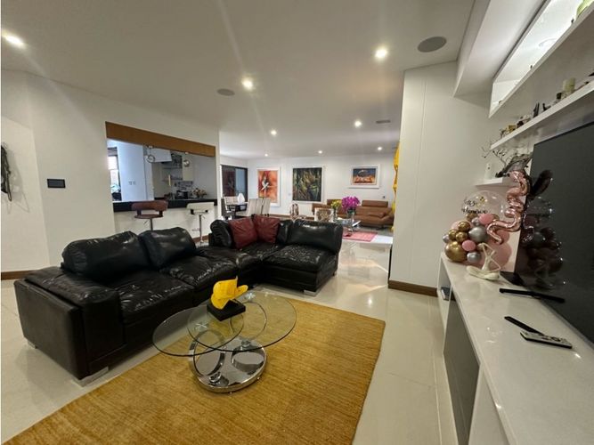 Apartamento de 3 alcobas en venta en Cabecera Del Llano, Bucaramanga, 265 m² · foto 6 de 19