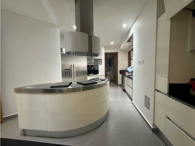 Apartamento de 3 alcobas en venta en Cabecera Del Llano, Bucaramanga, 265 m² · foto 7 de 19