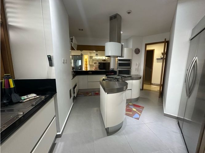 Apartamento de 3 alcobas en venta en Cabecera Del Llano, Bucaramanga, 265 m² · foto 8 de 19