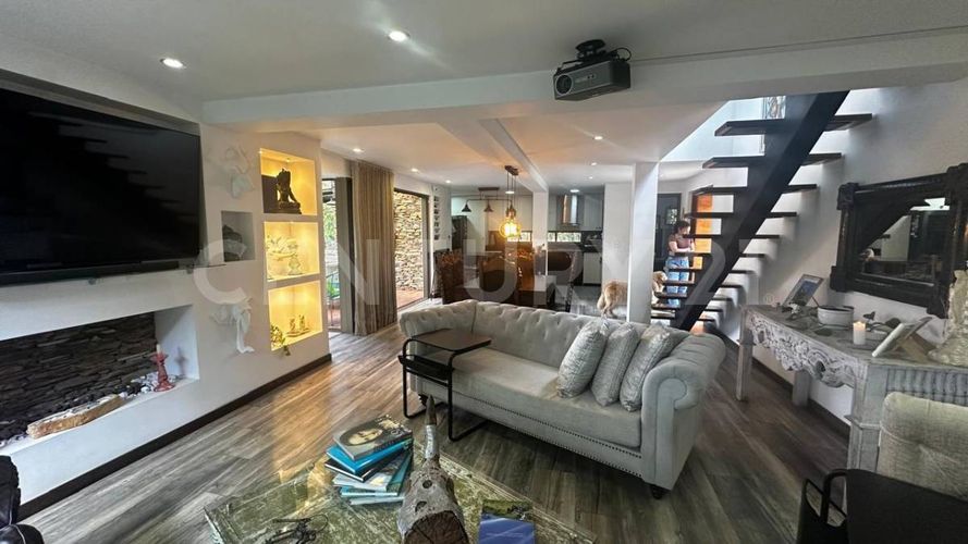 Casa de 3 alcobas en venta en La Mosquita, Rionegro, 310 m² · foto 2 de 24