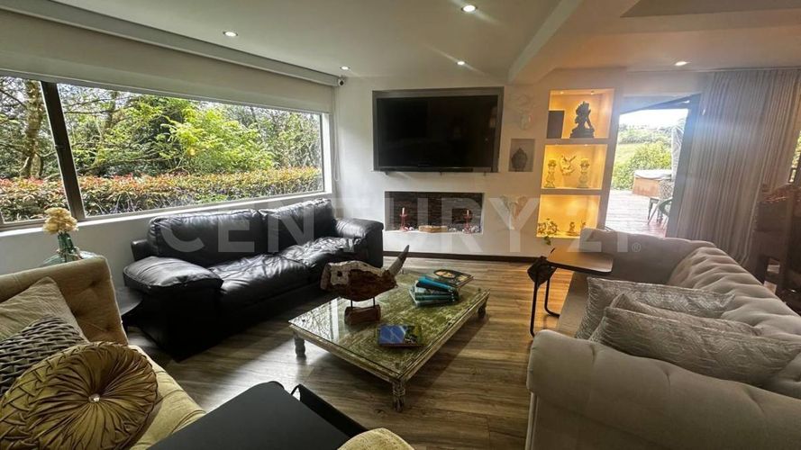 Casa de 3 alcobas en venta en La Mosquita, Rionegro, 310 m² · foto 3 de 24