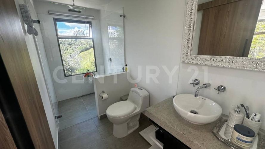 Casa de 3 alcobas en venta en La Mosquita, Rionegro, 310 m² · foto 13 de 24