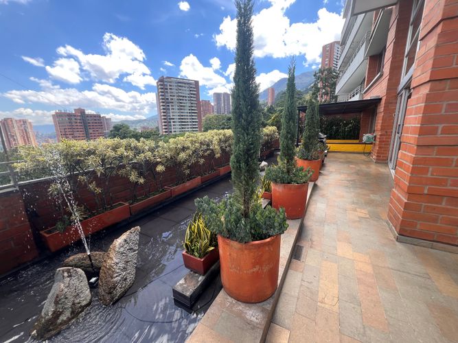 Apartamento de 3 alcobas en arriendo en Los Naranjos, Medellín, 270 m² · foto 16 de 19