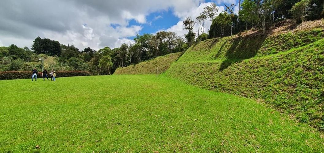 Lote en venta en Las Palmas, Envigado, 3648 m² · foto 3 de 7
