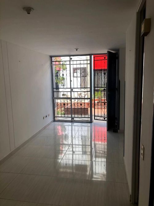 Casa de 3 alcobas en venta en Hsd. San Antonio De Carrizal, Girón, 100 m² · foto 2 de 9