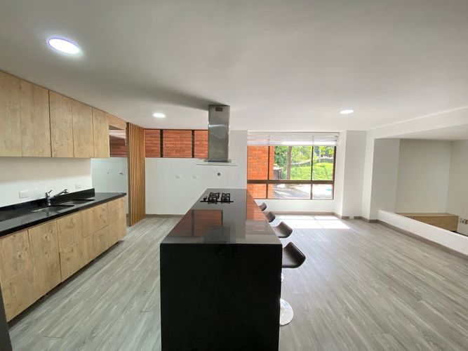 Apartamento de 4 alcobas en arriendo en El Poblado, Medellín, 198 m² · foto 6 de 18