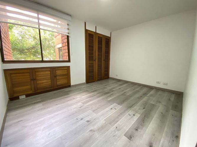 Apartamento de 4 alcobas en arriendo en El Poblado, Medellín, 198 m² · foto 9 de 18
