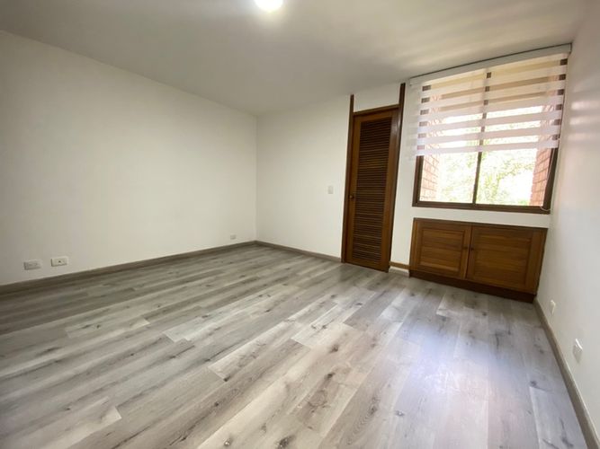 Apartamento de 4 alcobas en arriendo en El Poblado, Medellín, 198 m² · foto 10 de 18