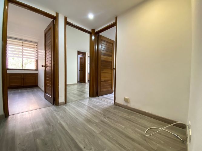 Apartamento de 4 alcobas en arriendo en El Poblado, Medellín, 198 m² · foto 11 de 18