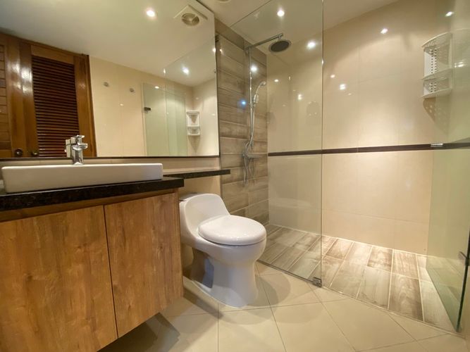 Apartamento de 4 alcobas en arriendo en El Poblado, Medellín, 198 m² · foto 14 de 18