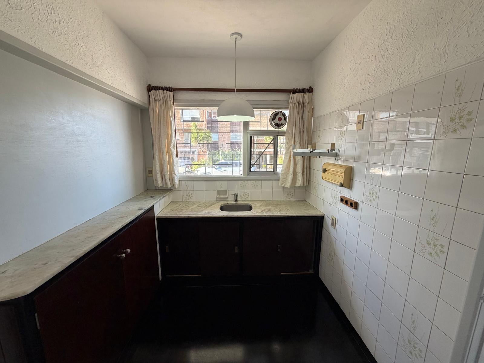 Sobre Rbla sin gastos 1 dorm tipo casita