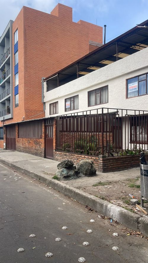 Casa de 9 alcobas en venta en Estrella Del Norte, Bogotá, 570 m² · foto 6 de 24