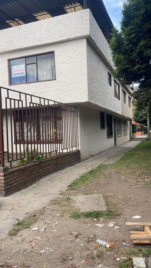 Casa de 9 alcobas en venta en Estrella Del Norte, Bogotá, 570 m² · foto 7 de 24