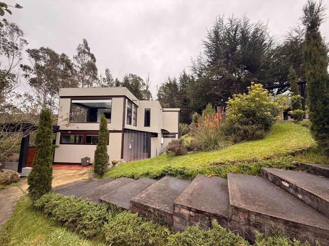 Casa de 4 alcobas en venta en Hoya Teusaca, Bogotá, 326 m² · foto 2 de 20