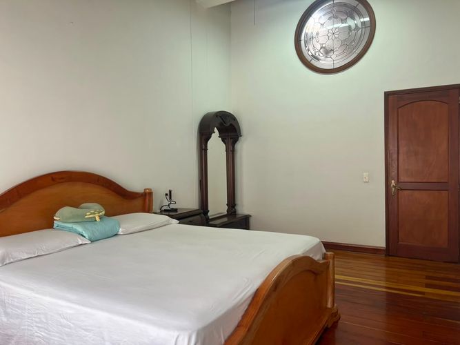 Casa de 5 alcobas en venta en La Pradera, Envigado, 265 m² · foto 10 de 19