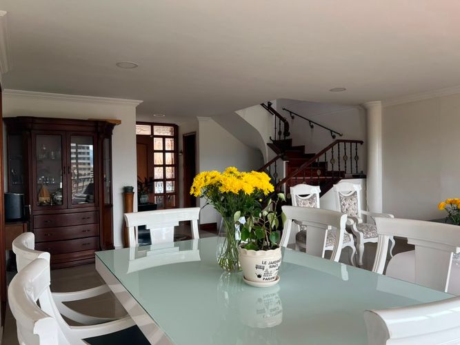 Casa de 5 alcobas en venta en La Pradera, Envigado, 265 m² · foto 3 de 19