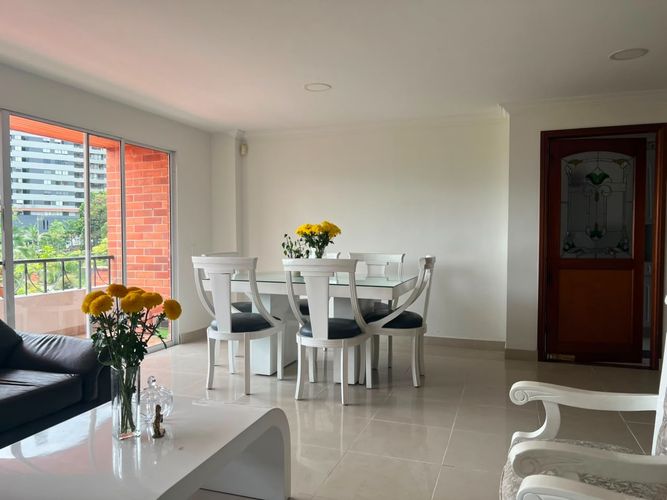 Casa de 5 alcobas en venta en La Pradera, Envigado, 265 m² · foto 4 de 19