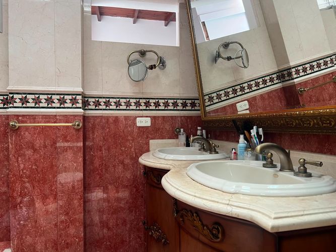 Casa de 5 alcobas en venta en La Pradera, Envigado, 265 m² · foto 15 de 19
