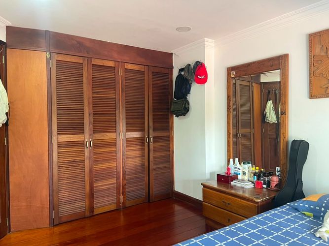 Casa de 5 alcobas en venta en La Pradera, Envigado, 265 m² · foto 14 de 19
