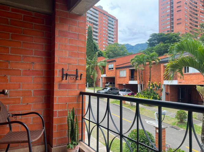 Casa de 5 alcobas en venta en La Pradera, Envigado, 265 m² · foto 18 de 19