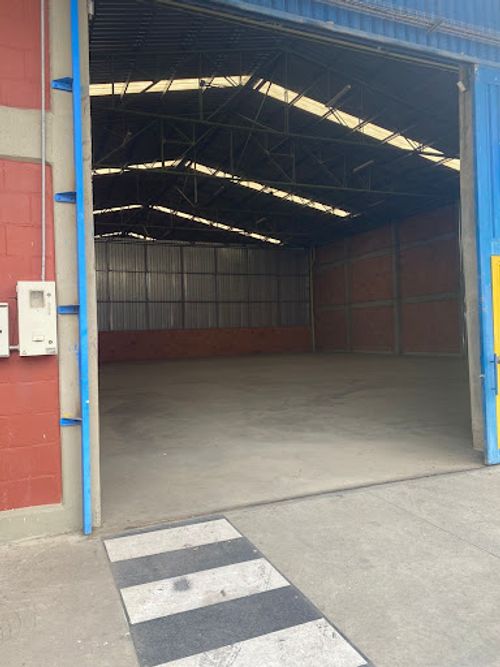 Bodega en arriendo en La Magnolia, Madrid, 3488 m² · foto 2 de 4