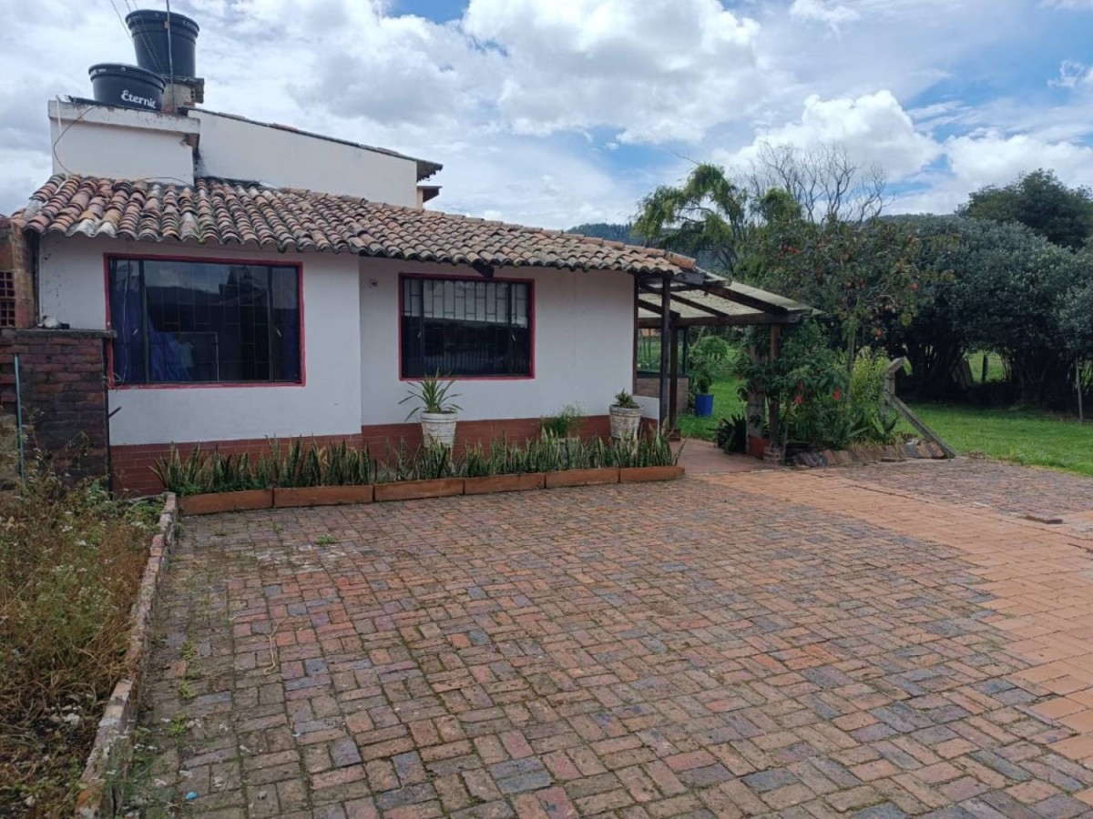 Casa en venta en Chuntame, Cajicá · foto 2 de 11