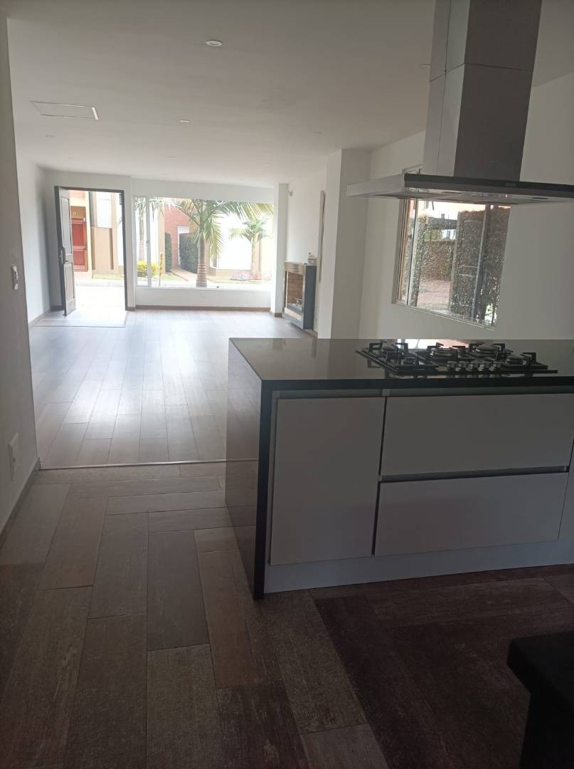 Casa en venta en Chuntame, Cajicá · foto 3 de 24