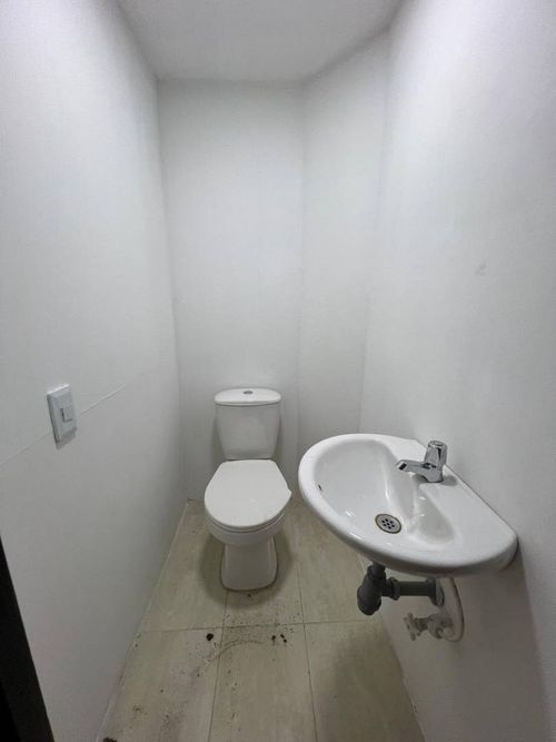 Local en arriendo en Nueva Tequendama, Cali, 25 m² · foto 2 de 5