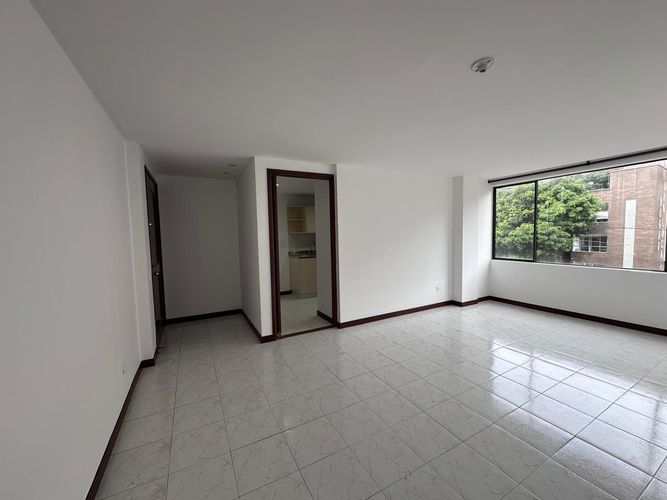 Apartamento de 2 alcobas en venta en El Poblado, Medellín, 69 m² · foto 2 de 17