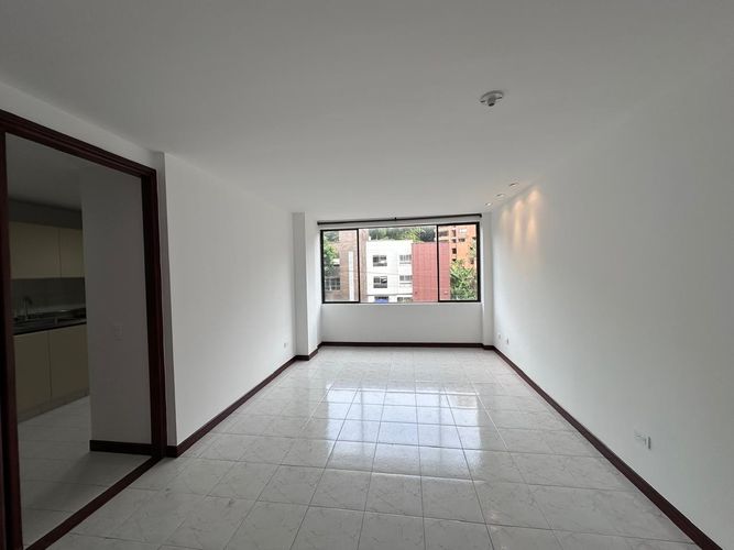 Apartamento de 2 alcobas en venta en El Poblado, Medellín, 69 m² · foto 3 de 17