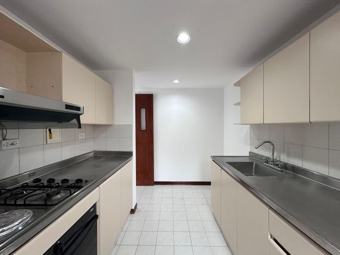 Apartamento de 2 alcobas en venta en El Poblado, Medellín, 69 m² · foto 5 de 17