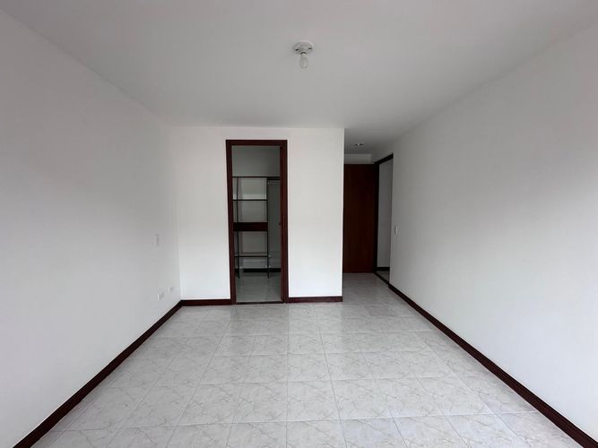 Apartamento de 2 alcobas en venta en El Poblado, Medellín, 69 m² · foto 11 de 17