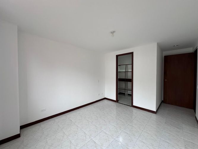 Apartamento de 2 alcobas en venta en El Poblado, Medellín, 69 m² · foto 14 de 17