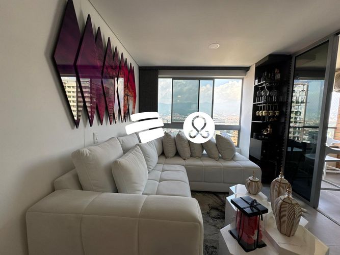 Apartamento de 2 alcobas en venta en El Poblado, Medellín, 89 m² · foto 2 de 19