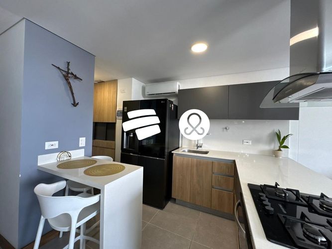 Apartamento de 2 alcobas en venta en El Poblado, Medellín, 89 m² · foto 10 de 19
