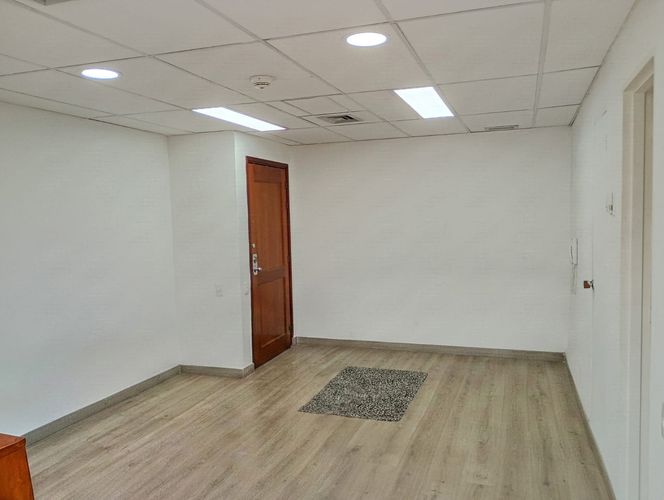 Oficina en arriendo en El Poblado, Medellín, 36 m² · foto 5 de 8