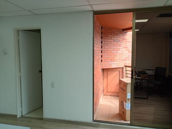 Oficina en arriendo en El Poblado, Medellín, 36 m² · foto 4 de 8