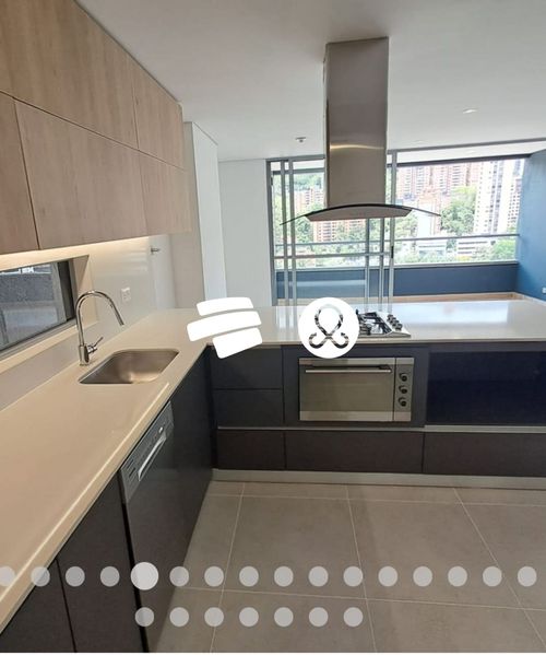 Apartamento de 3 alcobas en venta en El Poblado, Medellín, 105 m² · foto 3 de 24