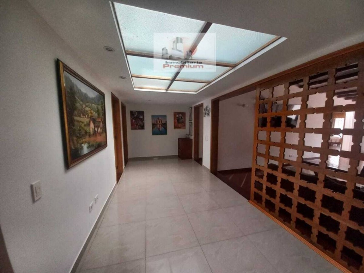 Casa en venta en Niza, Bogotá · foto 3 de 24