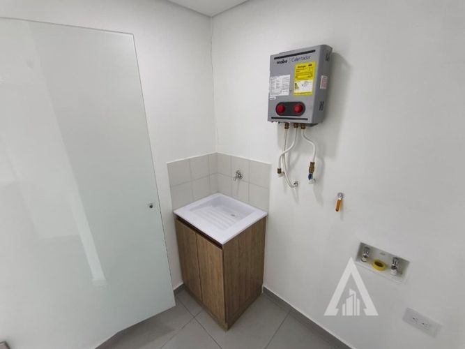 Apartamento de 2 alcobas en venta en Las Lomitas, Sabaneta, 60 m² · foto 10 de 21