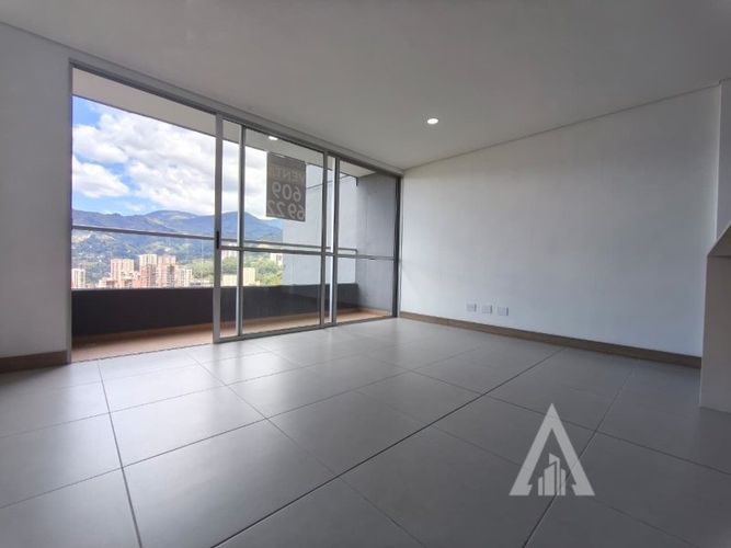 Apartamento de 2 alcobas en venta en Las Lomitas, Sabaneta, 60 m² · foto 12 de 21