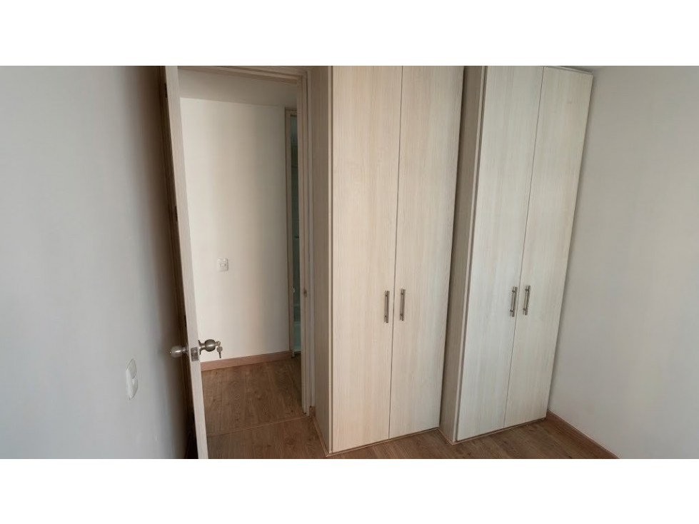 Apartamento en venta en Castilla, Bogotá · foto 2 de 15