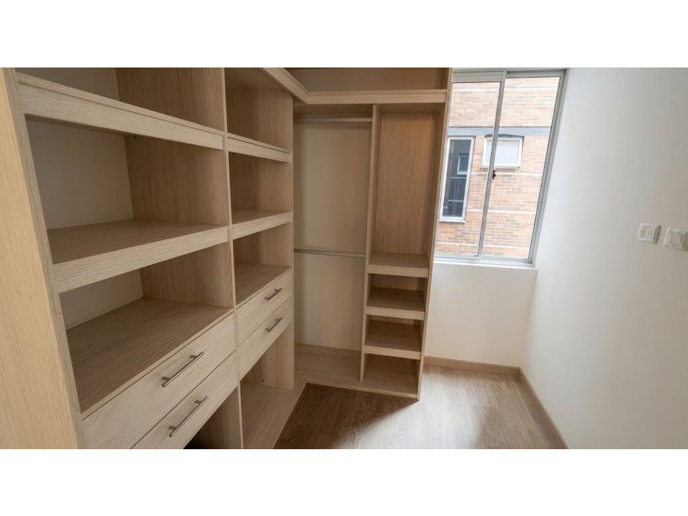 Apartamento en venta en Castilla, Bogotá · foto 4 de 15