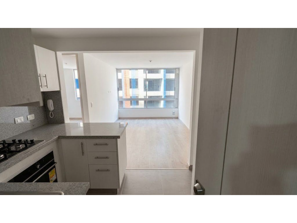 Apartamento en venta en Castilla, Bogotá · foto 8 de 15
