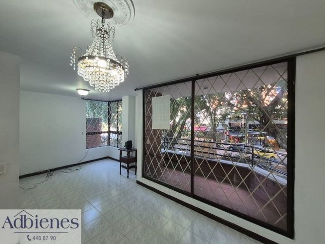 Apartamento de 3 alcobas en venta en Laureles, Medellín, 133 m² · foto 3 de 11