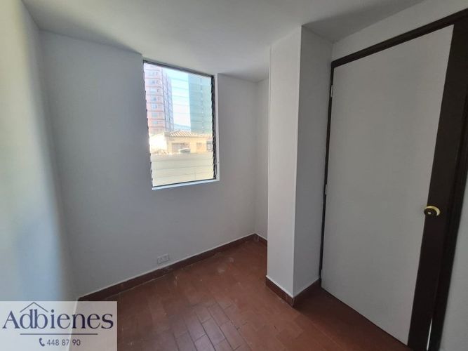 Apartamento de 3 alcobas en venta en Laureles, Medellín, 133 m² · foto 7 de 11